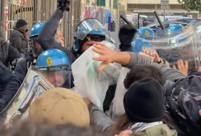 Cariche a Firenze contro studenti solidali con la Palestina